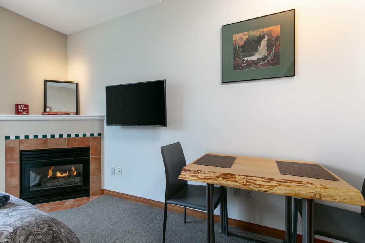 Beautiful Whistler Village Alpenglow Suite Queen Size Bed Air Conditioning Cable And Smarttv Wifi Fireplace Pool Hot Tub Sauna Gym Balcony Mountain Views Exteriör bild